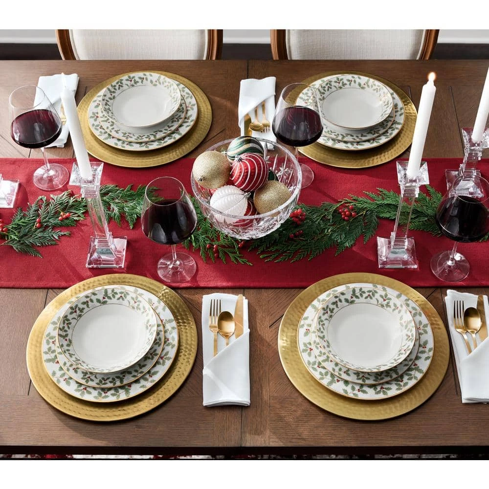 Holly and Berry Gold White Porcelain 12-Piece Dinnerware set (Service for 4) by Noritake 6 Holly and Berry Gold White Porcelain 12-Piece Dinnerware set (Service for 4) by Noritake - Image 4